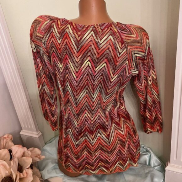 New Directions. Sz Large. Multicolor Chevron Knit Lined Stretch Pullover. B108 - Picture 4 of 4